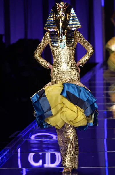 Look 3